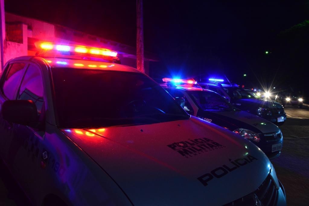 Polícia Militar prende mulher suspeita de atear fogo contra o marido após discussão