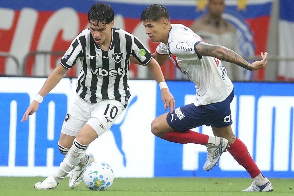 Bahia vence o Botafogo de virada na Fonte Nova e encerra jejum no Brasileirão