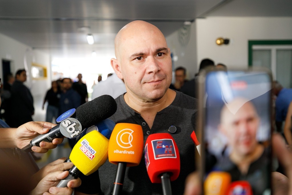 Prefeito anuncia que lotes urbanizados destinados ao Contorno Leste atenderão famílias em áreas de risco