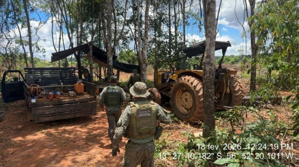 Batalhão Ambiental apreende tratores e máquinas na zona rural de São José do Rio Claro