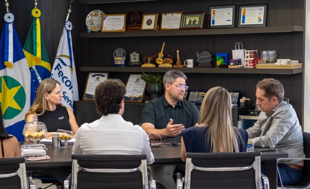 Prefeitura e Fecomércio-MT unem forças para levar pequenos produtores ao comércio formal em Cuiabá