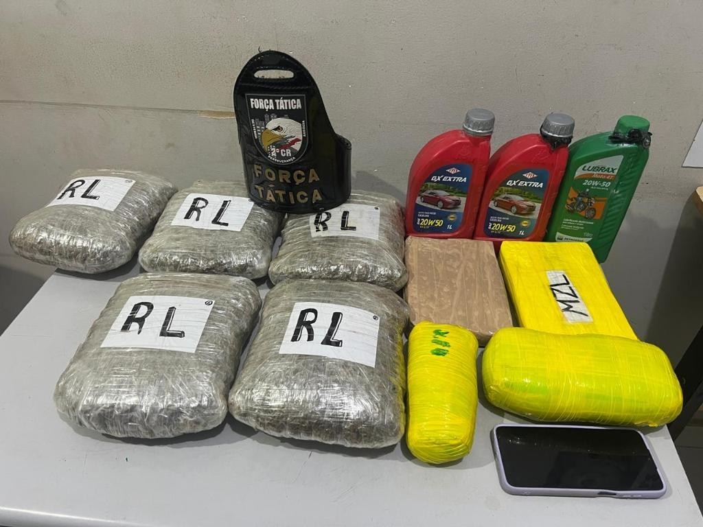 Força Tática prende mulher por tráfico de drogas e apreende nove tabletes de drogas