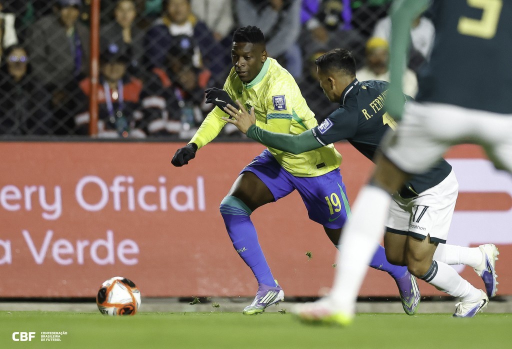 Brasil sofre primeira derrota sob Ancelotti em El Alto e Bolívia garante repescagem na altitude