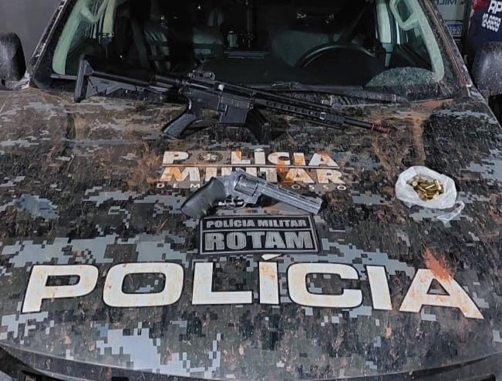Rotam apreende arma de fogo, munições e simulacro de fuzil em Pontes e Lacerda