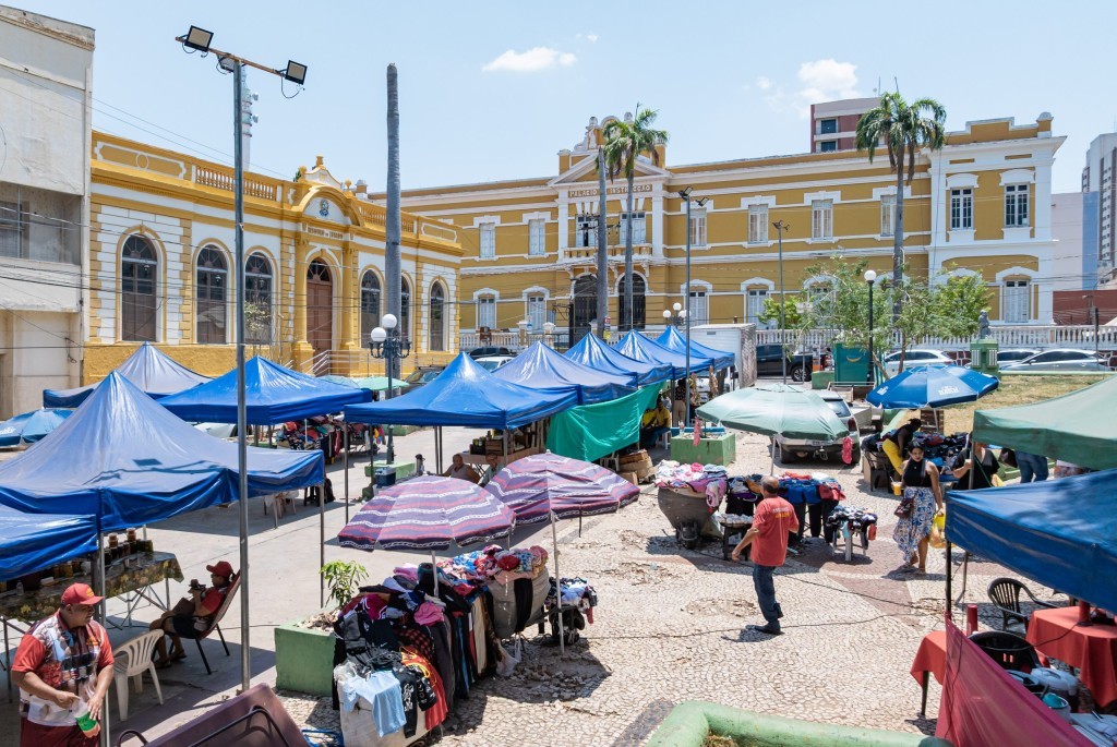Feira da Praça da República tem recorde de expositores em cinco meses