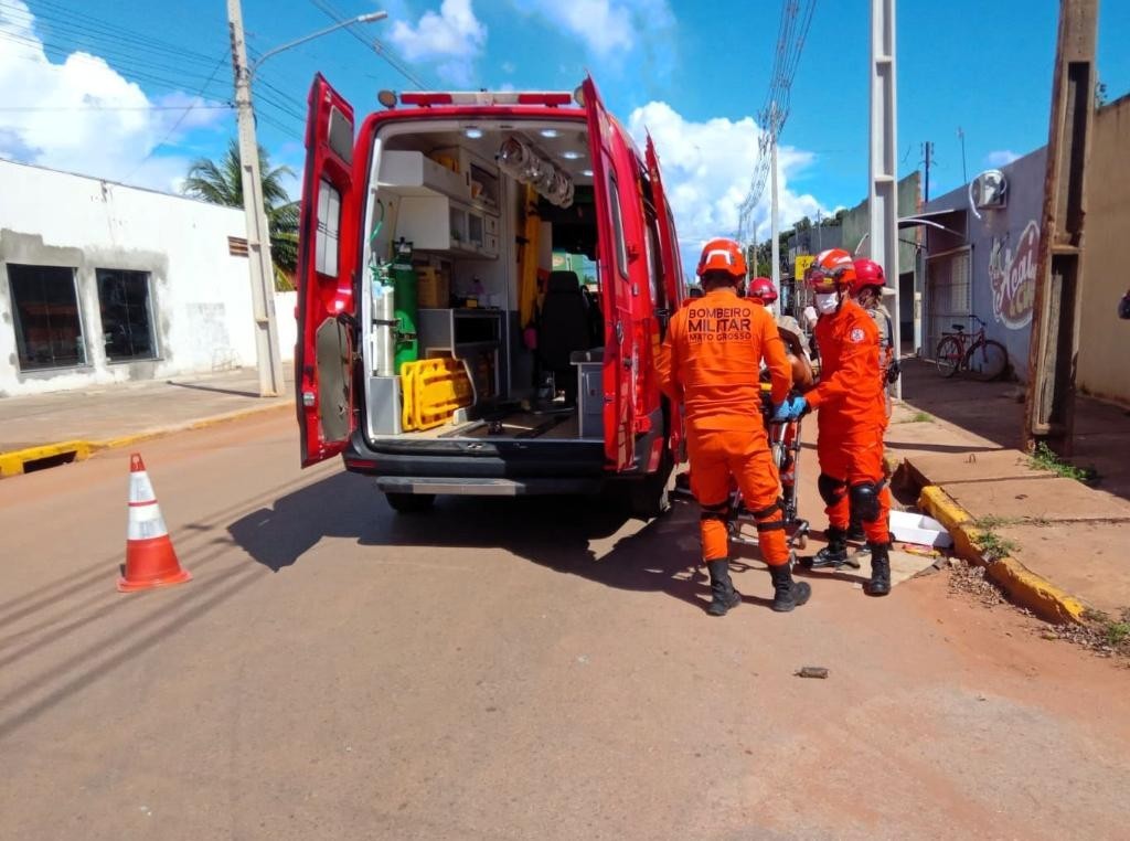 Corpo de Bombeiros socorre vítima de acidente de trânsito em Cáceres