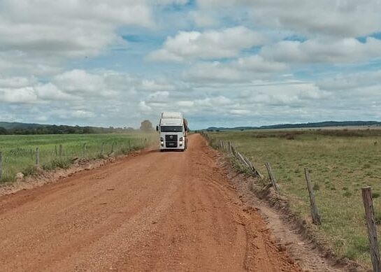 Prefeito visita obras de recuperação de estradas na zona rural de Nova Xavantina