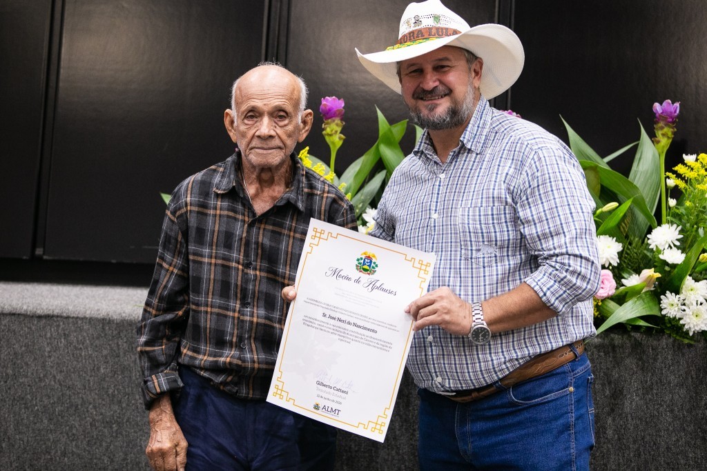 Personalidades de diversos setores são homenageados em sessão especial