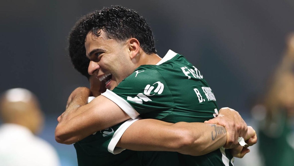 Palmeiras goleia Juventude e assume liderança isolada do Brasileirão