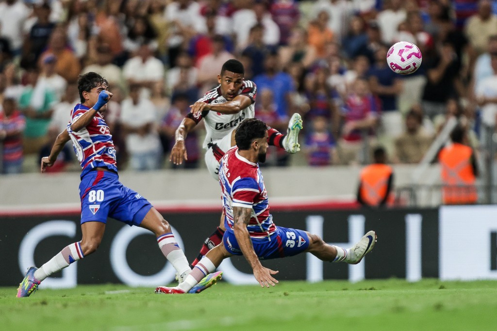 Flamengo perde para o Fortaleza; Palmeira segue líder do Brasileirão