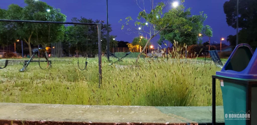 Praças do setor Xavantina estão abandonadas pelo Poder Púbico: Quem vai pagar a multa por falta de limpeza?