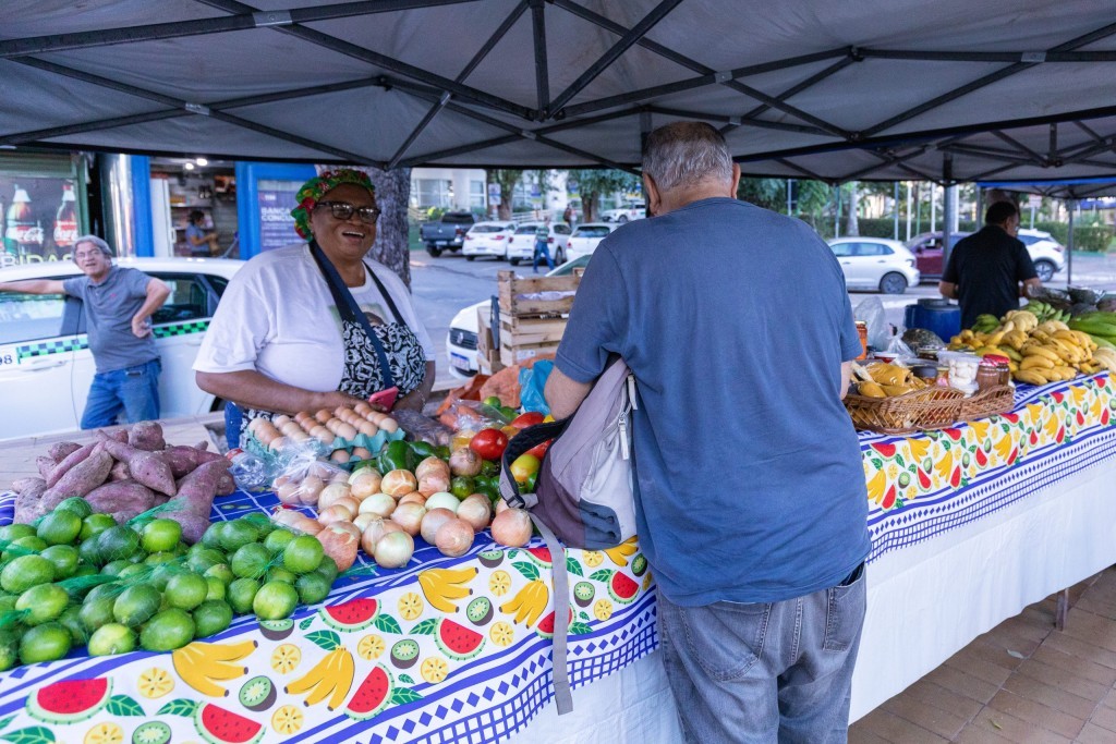 Feira da Praça Alencastro impulsiona vendas e fortalece agricultura familiar às terças e sábados