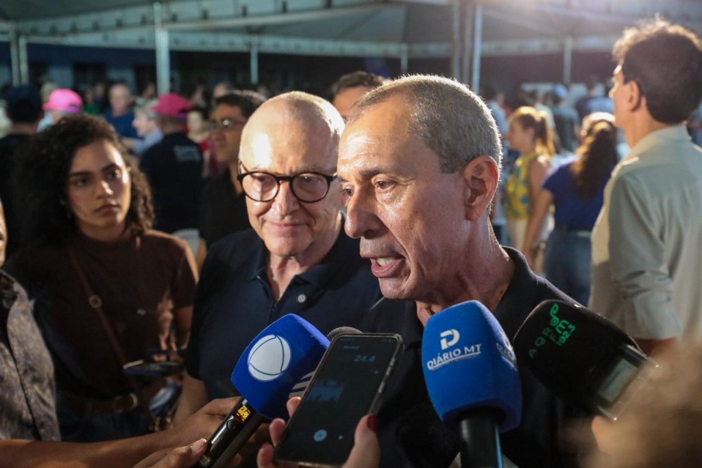 Governo de MT entrega chaves para casa própria e anuncia novos investimentos: "parceiro do município", afirma prefeito