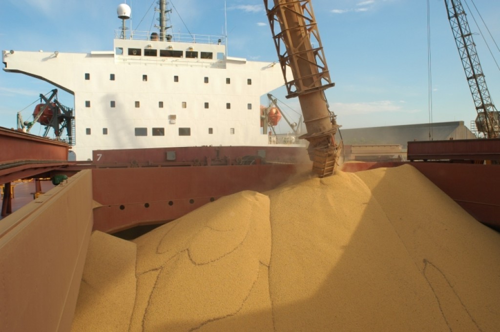 Exportações crescem 9,9% e superávit no ano chega a R$ 152 bilhões