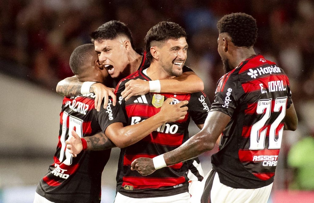 Flamengo goleia Sport no Maracanã e assume liderança provisória do Brasileirão