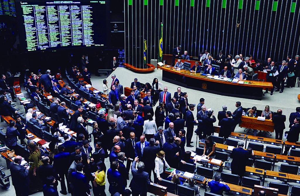 Pacote aprovado na Câmara mira endividamento e dependência externa do agro