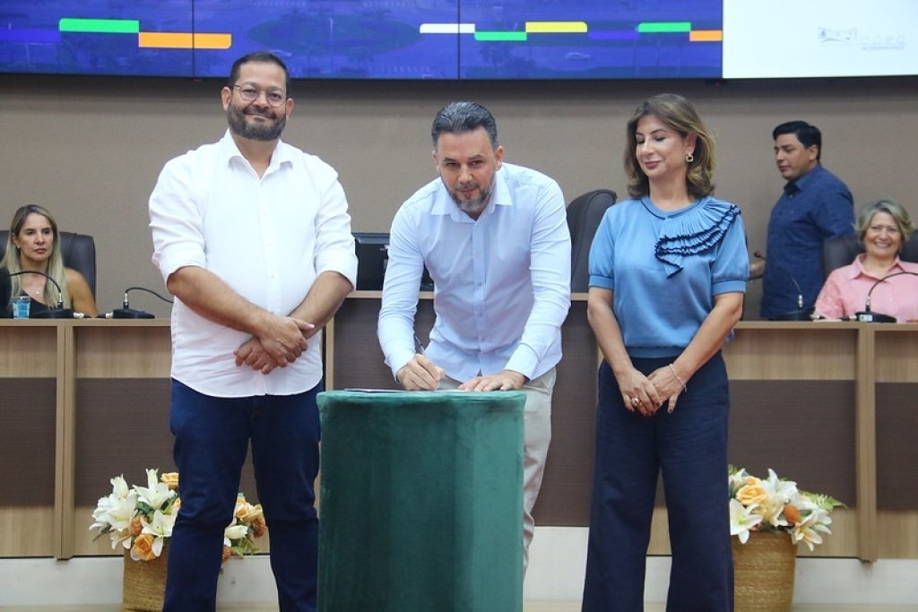 Festeja: Prefeitura de Sinop empossa 128 novos servidores para 7 secretarias