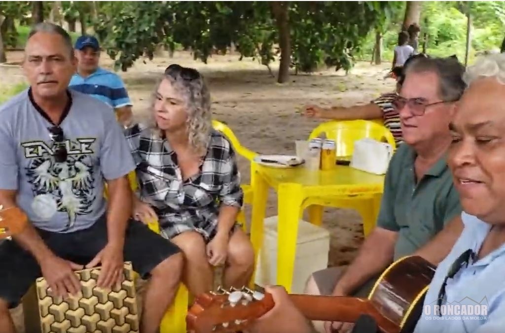 Colcha de Retalho com os artistas do Feira e Viola