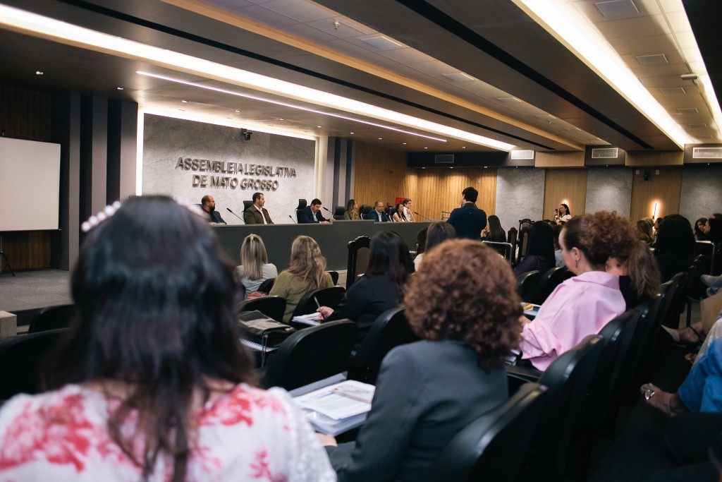 Assembleia Legislativa abre pós-graduação própria e reúne servidores em aula inaugural