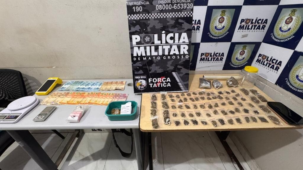 Força Tática prende três pessoas por tráfico de drogas, apreende entorpecentes e R$1,3 mil em dinheiro