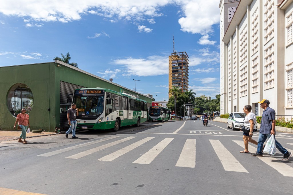 Transporte coletivo terá tarifa zero no feriado e usuários precisam do cartão
