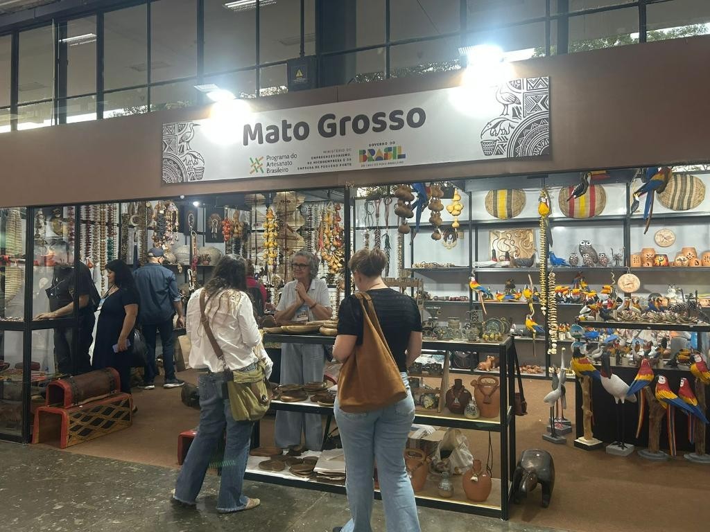 Artesanato indígena de MT vira destaque nacional e movimenta R$ 68 mil em um dia na Bienal de SP
