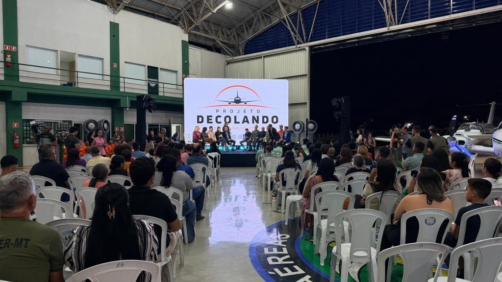 Estudantes da Rede Estadual iniciam programa para formar pilotos civis em MT