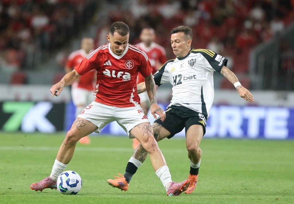 Empate sem gols marca confronto recheado de polêmicas entre Internacional e Atlético-MG 