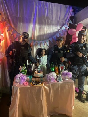Garotinha de seis anos comemora aniversário com a presença da Polícia Militar em Nova Xavantina