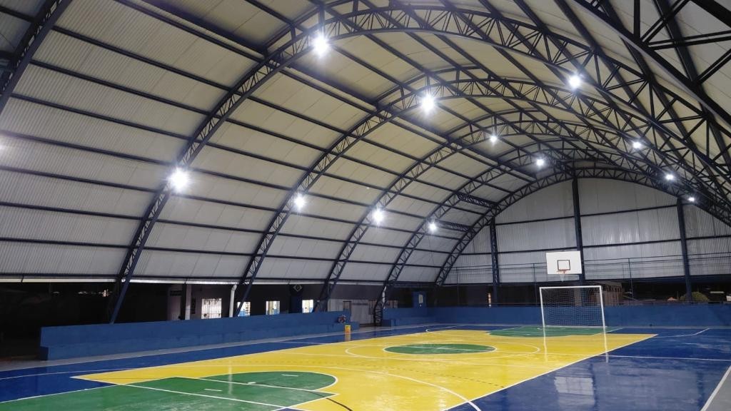 Governo de MT entrega quadra e pórtico em escola municipal de Poxoréu neste sábado (28)