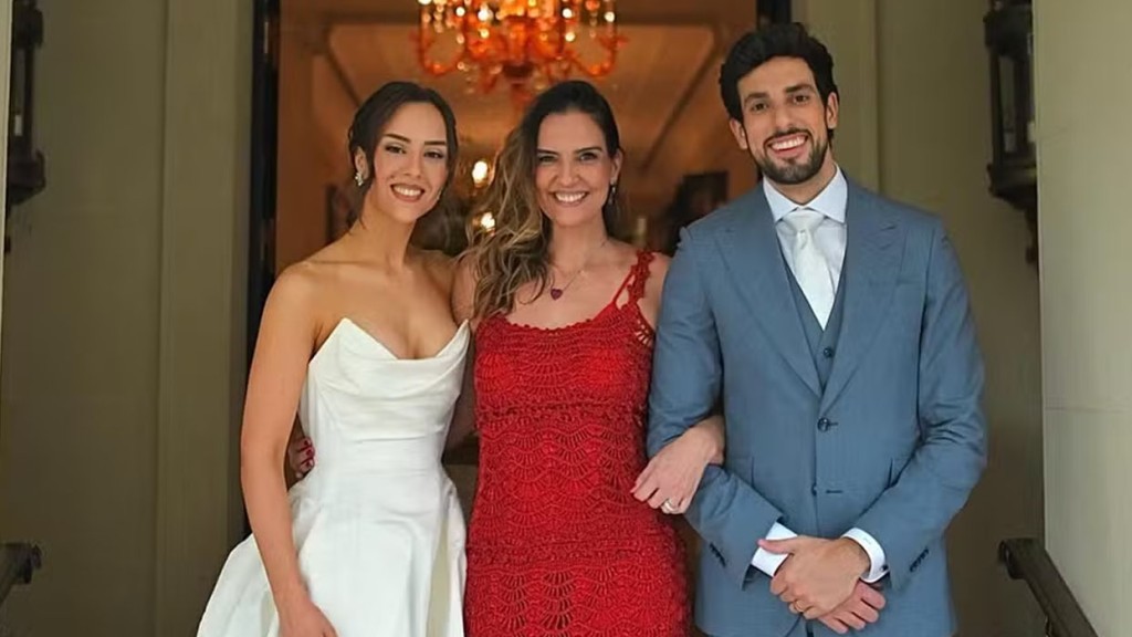 Esposa de Faustão homenageia enteada após casamento com Julinho Casares
