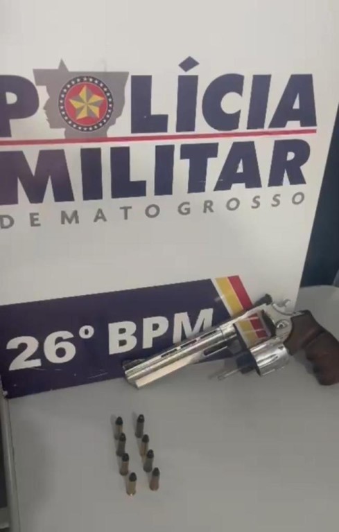 PM apreende revólver com oito munições e prende suspeito por porte ilegal