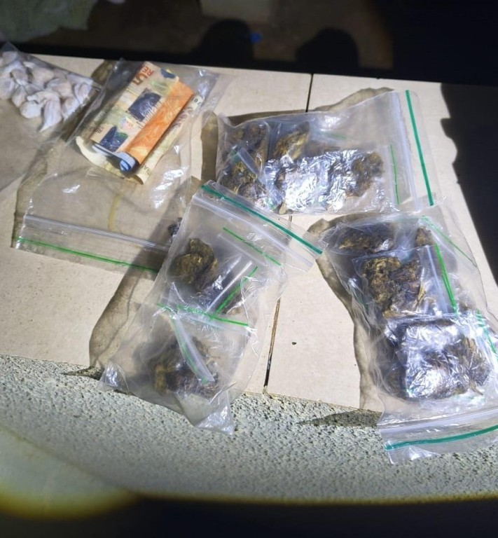 Polícias Civil e Militar desarticulam ponto de venda de drogas em Vila Bela da Santíssima Trindade