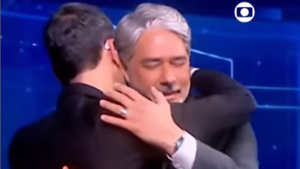 Ticiane Pinheiro registra despedida de Bonner e chegada de César Tralli no JN