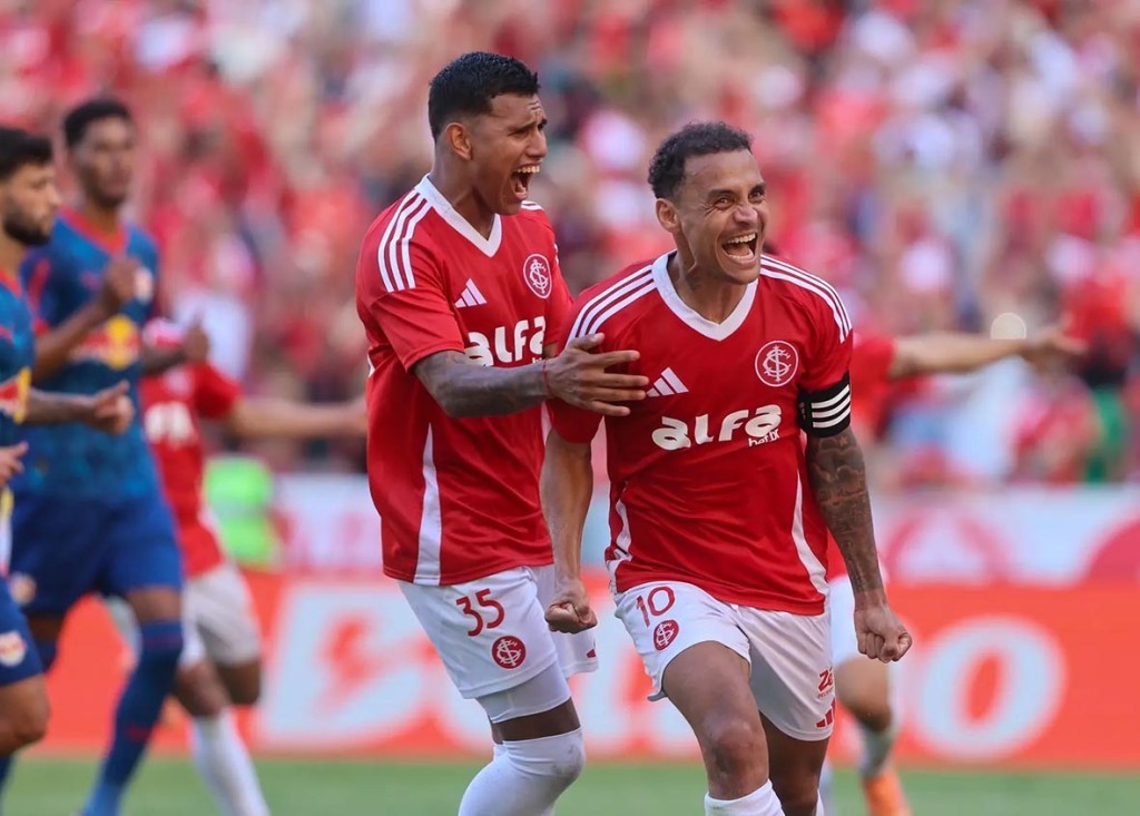 Internacional garante permanência na Série A com vitória sobre o Bragantino