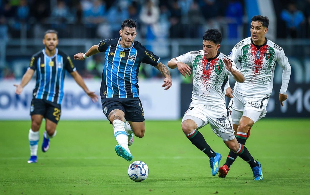 Grêmio vence o Palestino e segue firme na briga no Grupo F da Sul-Americana