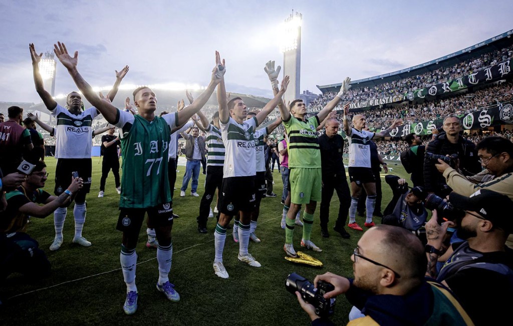 Coritiba garante acesso à Série A 2026 após empate com o Athletic