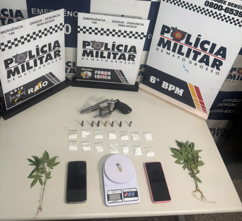 PM prende duas mulheres com revólver, pés de maconha e porções de cocaína