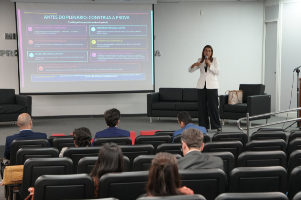 Encontro discute estratégias para fortalecer atuação em plenário