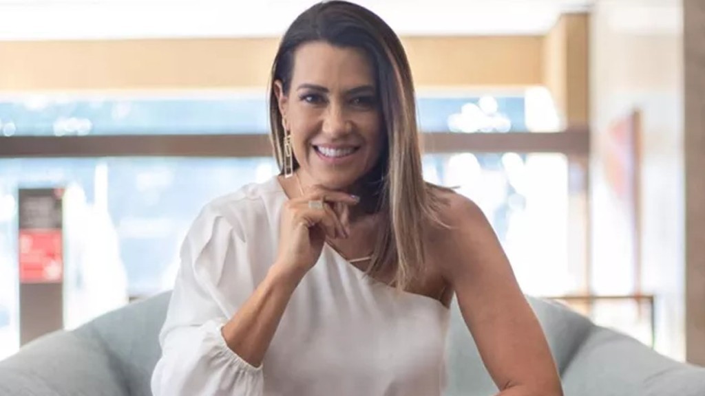 Solange Frazão relembra trajetória de sucesso e anuncia lançamento de perfume