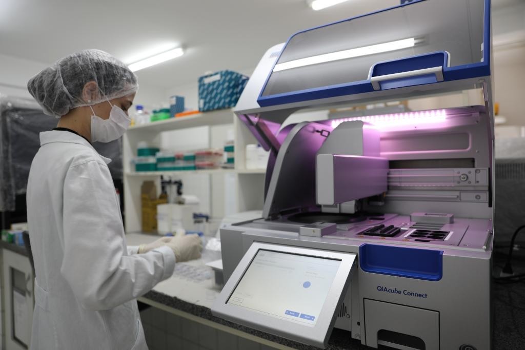 Novo equipamento da Politec acelera análises de vestígios de crimes sexuais