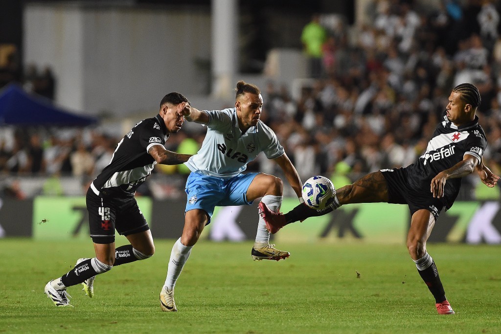 Vasco e Grêmio empatam em duelo intenso e miram a Sul-Americana