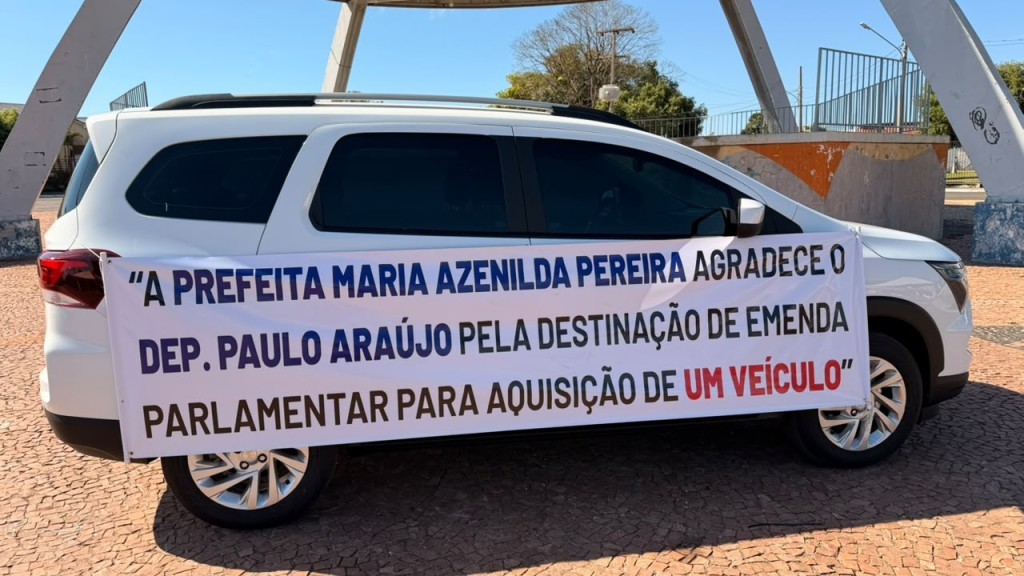 Paulo Araújo entrega veículo 0 km para transporte de pacientes de hemodiálise em Barra do Bugres