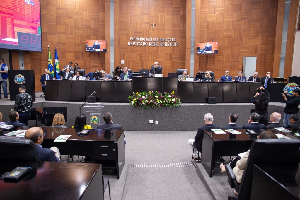 ALMT e Senado celebram   50 anos da lei de Vicente Vuolo