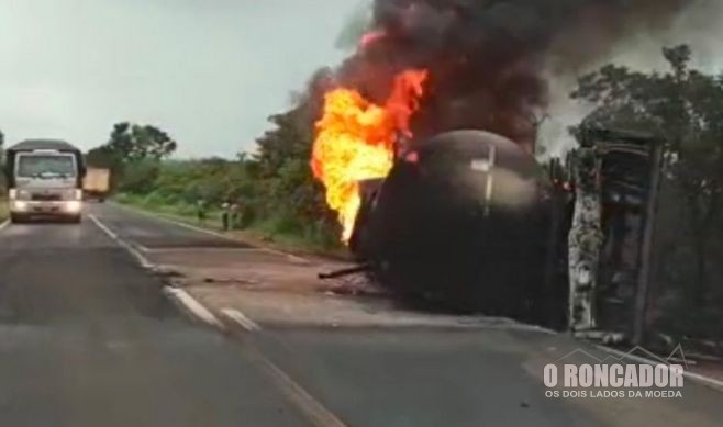 Carretas batem e pegam fogo em rodovia no Mato Grosso – veja o vídeo