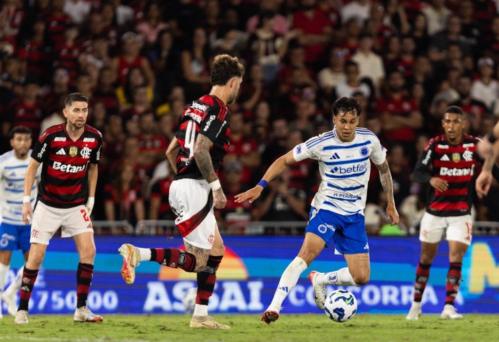 Flamengo empata sem gols com o Cruzeiro no Maracanã e vê vantagem na liderança diminuir