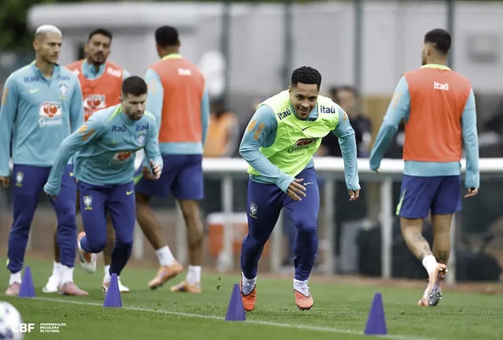 Ancelotti comanda primeiro treino completo da Seleção Brasileira visando amistosos na Europa