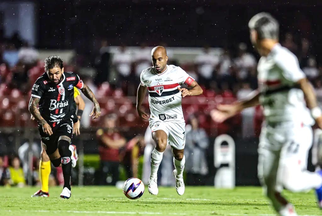 São Paulo vence o Primavera de virada e respira no Paulistão