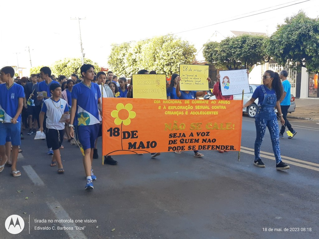 Aconteceu hoje caminhada manifestando o combate ao abuso e a exploração sexual contra crianças e adolescentes em Nova Xavantina