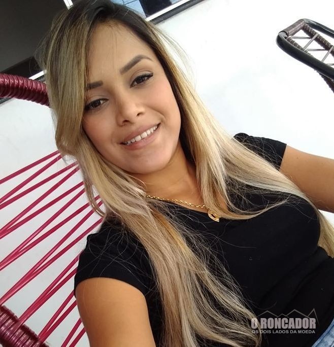 Retratação – Karina Souto continua respirando com ajuda de aparelhos